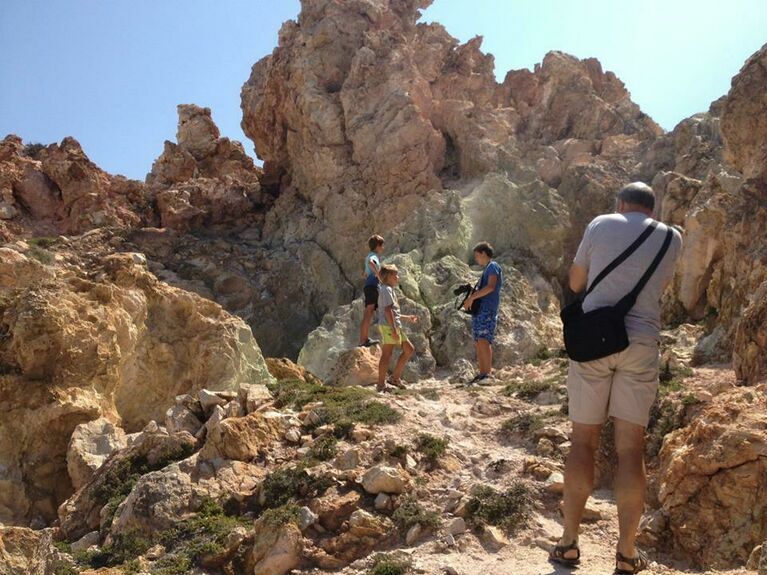 Fumaroles_in_Kalamos_3