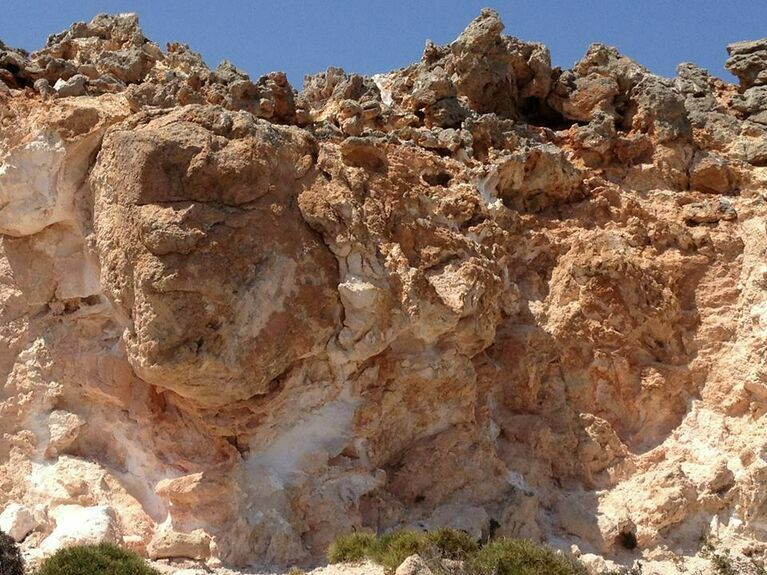 Fumaroles_in_Kalamos_2